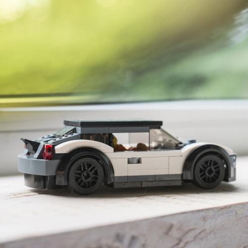 Lego whitestyle sportscar