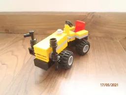 small tractor articulate