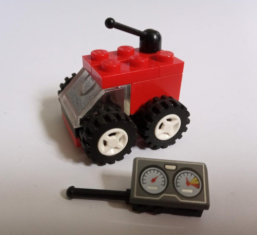Lego A mini Lego RC car (minifigure scale so not working)