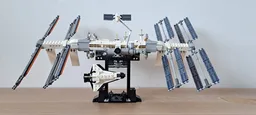 Alternative display for 21321 ISS