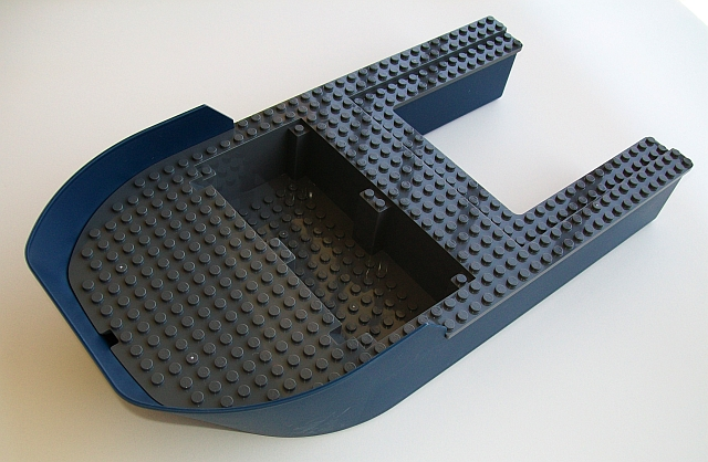 Lego Boat, Hull Giant Bow 40 x 20 x 7 with Dark Bluish Gray Top (18913 / 18912)