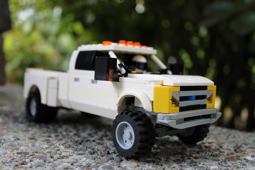 Lego 2020 Ford Super Duty Dually