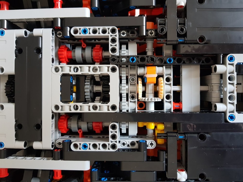 Lego 42056 Porsche 911 GT3 RS Exposed Gearbox