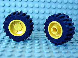 Lego Wheel 18mm D. x 14mm with Black Tire 30.4 x 14 (30285 / 30391)