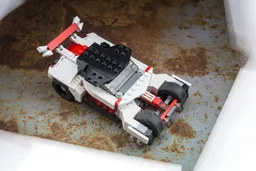 31006 Spaceship on Wheels