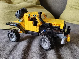 Off-road truck