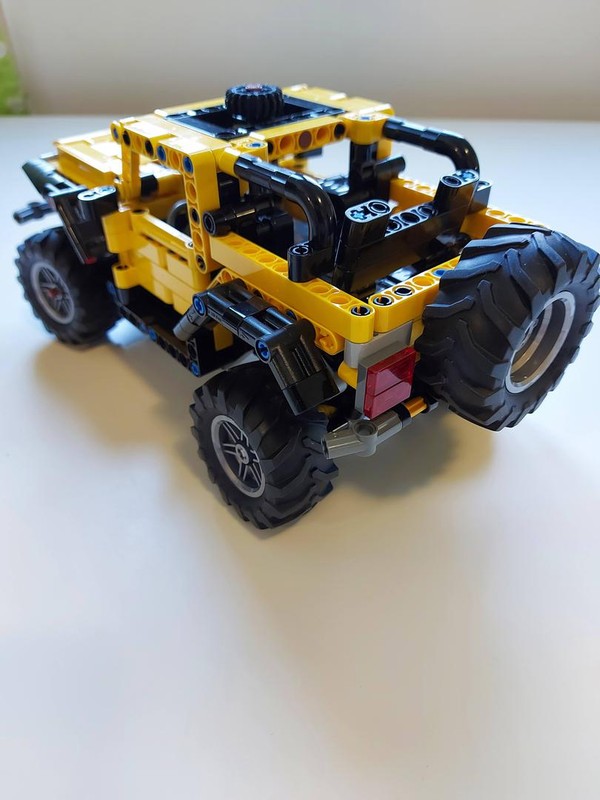 Lego Redesign of 42122 Jeep Wrangler Rubicon