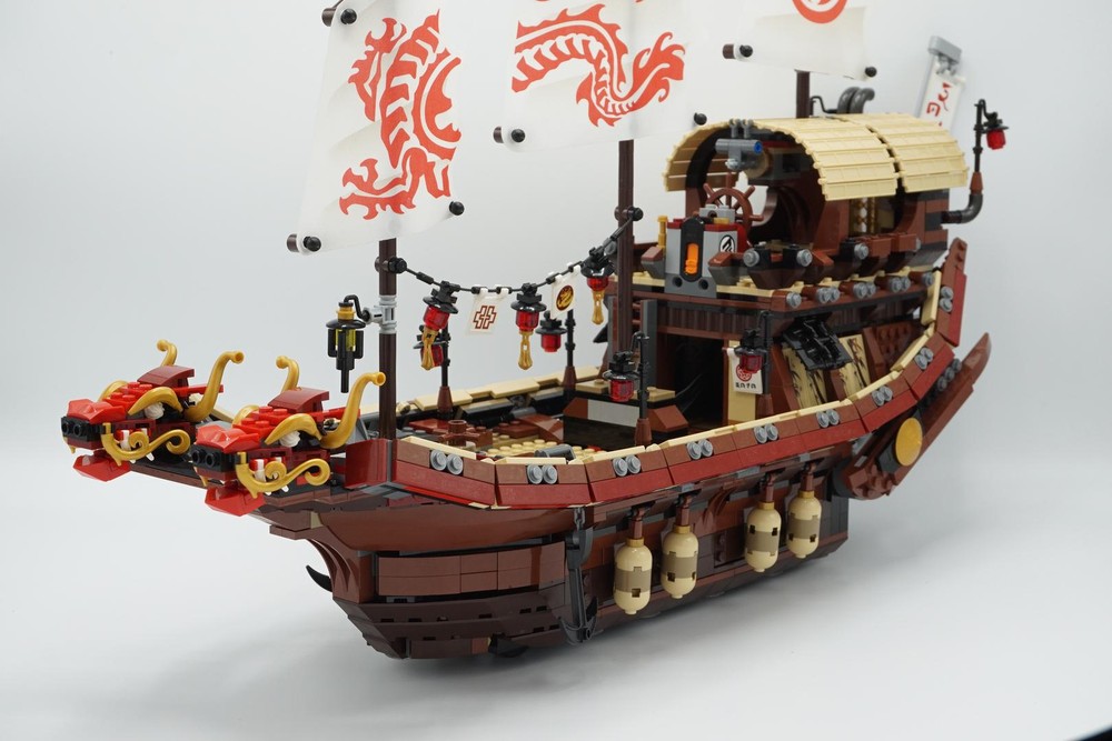 Lego RC/Motorized Destiny's Bounty 70618