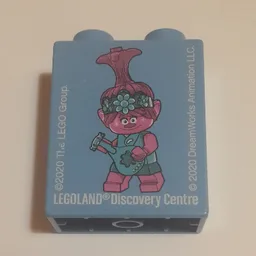 Duplo Brick 1 x 2 x 2 with Poppy, 'LEGOLAND Discovery Center 2020' Print / Medium Blue