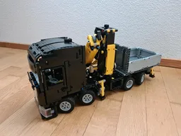 V8 Heavy duty Truck with Crane