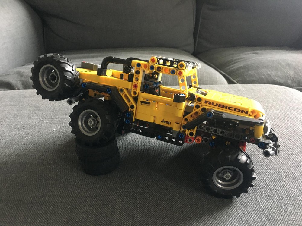 Lego 42122 Jeep Wrangler CJ2A Spare wheel attachment