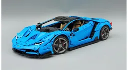 Lamborghini Centenario 1:8 hypercar