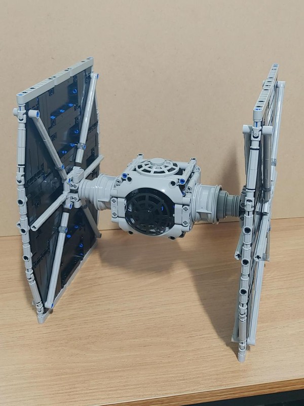 Lego TECHNIC TIE/LN starfighter