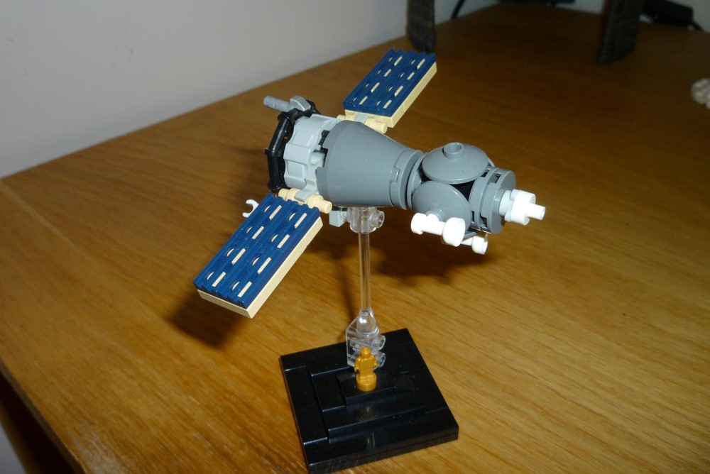 Lego Soyuz 1:110