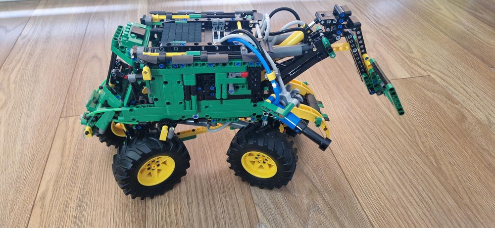Lego 42157 Monster forest Tow Truck