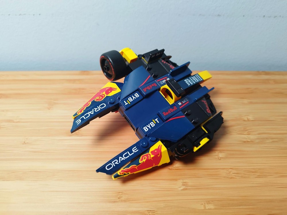 Lego RB Falcon (77243 Alternate Build)