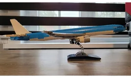 Boeing 777-300