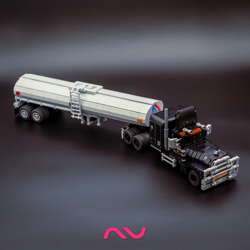 Lego The Rubber Duck (Mack R-Series)