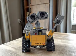WALL-E 21303 modification bundle: body, tracks, solar panel, eyebrows & hands