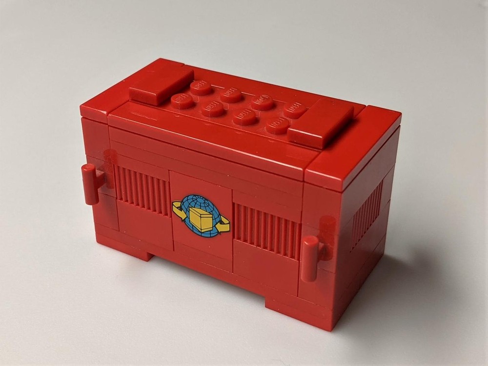 Lego 8L Shipping Container