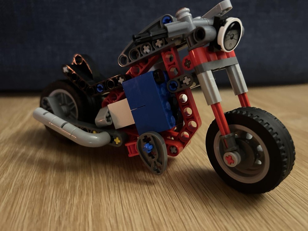 Lego Motorised 42132 Motorcycle using Circuit Cubes