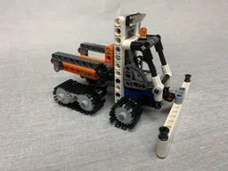Tracked dumper