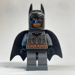 Batman, Dark Bluish Gray Suit, Black Cape and Cowl, Light Nougat Head, Black Hips