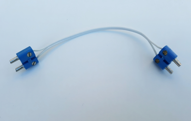 Lego Electric, Wire 12V / 4.5V with 2 Leads, 14 Studs Long with 2 Blue Electric, Connector, 2-Way Male Rounded Narrow Type 2 with Hollow Pins (x466c14 / bb0236ac01)