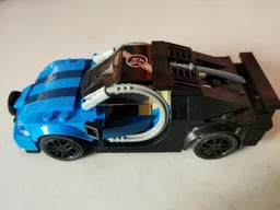 7-stud Bugatti Chiron