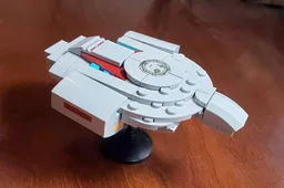 Star Trek USS Defiant (petite) v8