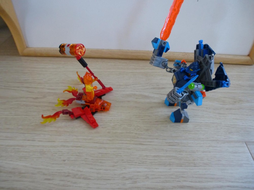 Lego Mega battle: Clay's bot [with jet] vs Flamy's X-wing