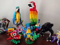 10717 Rainbow parrot