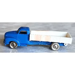 HO Scale Bedford Flatbed - Front Indicators / Blue