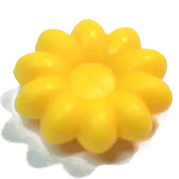 Clikits Icon, Flower 2 x 2 Small, 10 Petals with Pin [Frosted] / Clikits Yellow
