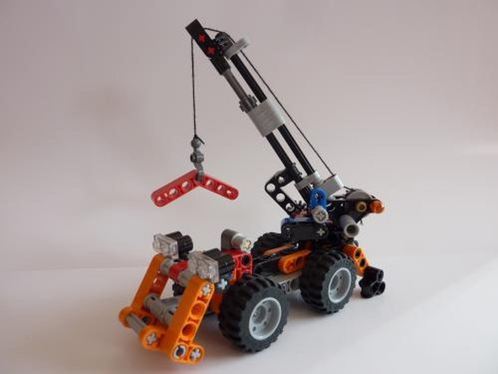Lego Mini Mobile Crane - 9390 alternate build