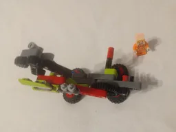 42102C: Guitar Player