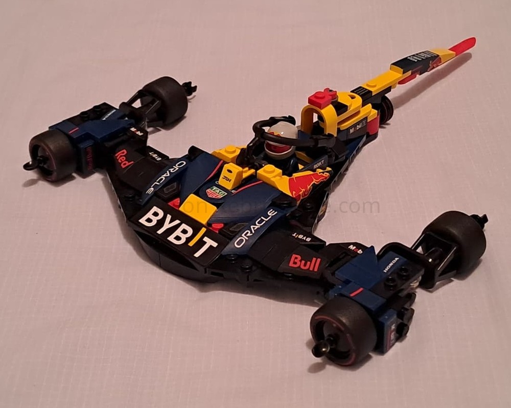 Lego RedBull Racing N1 Starfighter (77243 ALT)