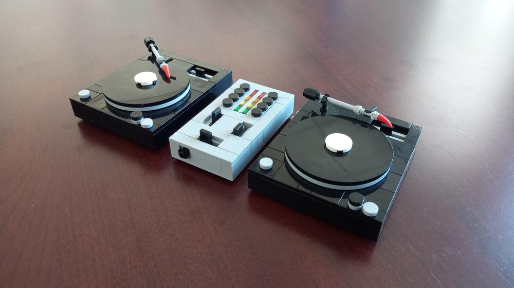 Lego Classic DJ Turntables & Mixer