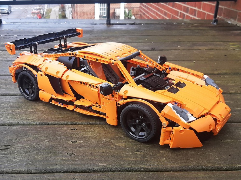 Lego 1:10 McLaren MP4-12C GT3