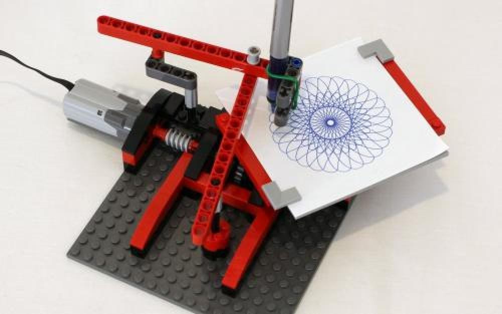 Lego Simple Drawing Machine (Spirograph)