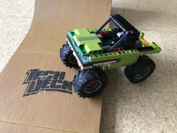 Pull Back Swampthing Monster Truck