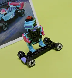 30734 Robot on a skateboard