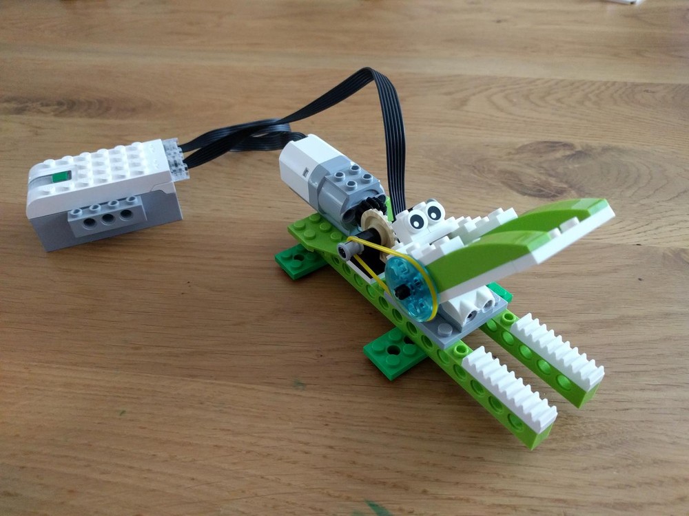 Lego WeDo 2.0 Crocodile