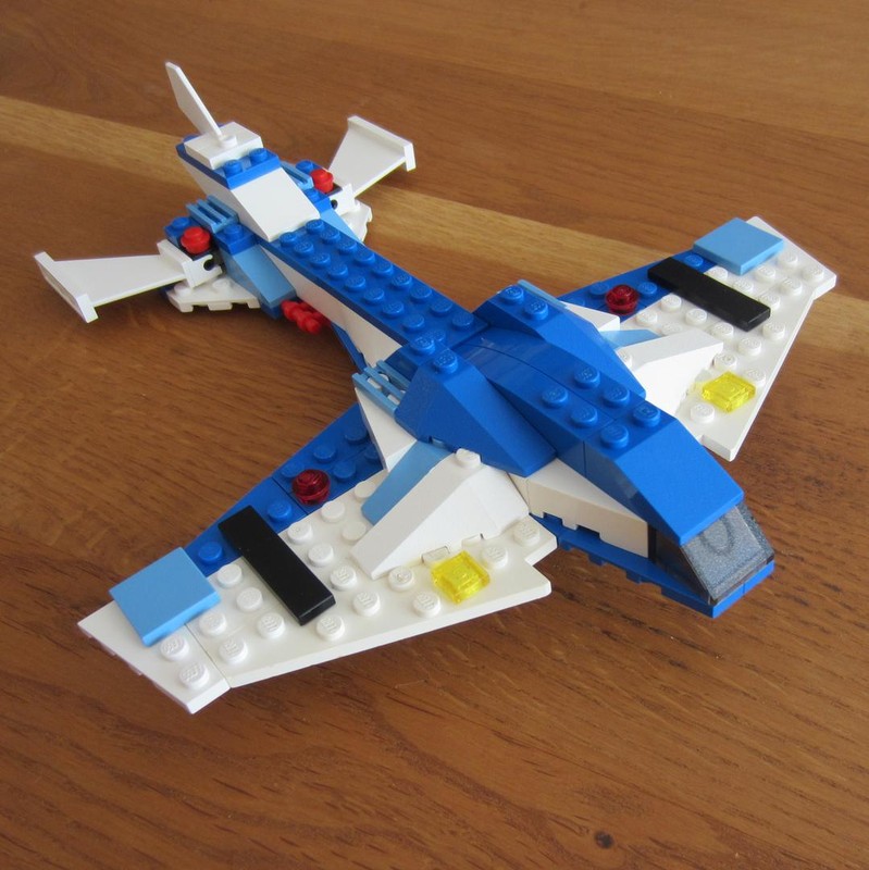 Lego 4098 Sky hawk