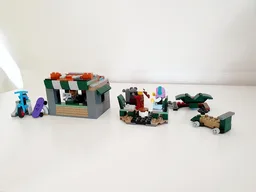 70430 Kiosk with small playground