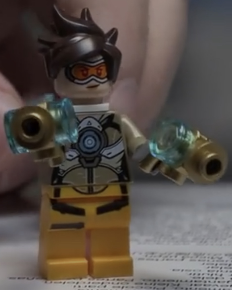 Lego Tracer (Golden Guns Version)