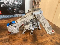 Republic Dropship & AT-TE Walker Midi Scale