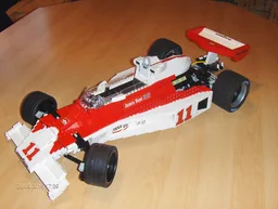McLaren M23 - scale 1:8