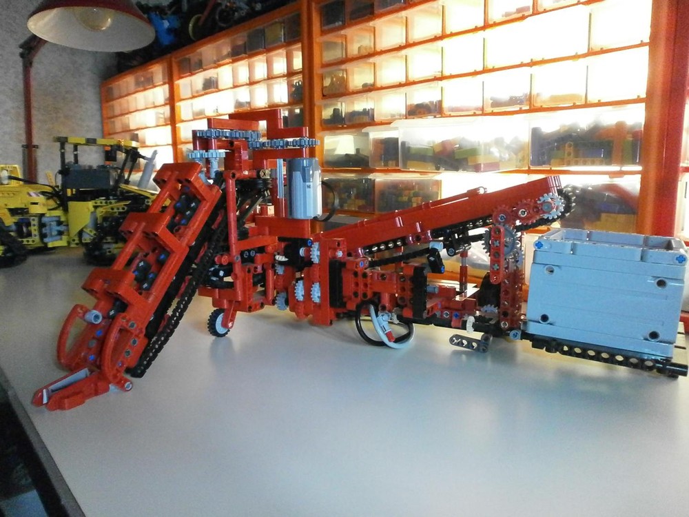 Lego Carrot harvester for Claas Xerion
