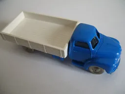 HO Scale Bedford Flatbed - Front Indicators